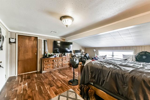 71 Garfield Street, La Porte, TX 77571