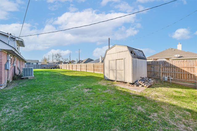 71 Garfield Street, La Porte, TX 77571