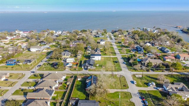 71 Garfield Street, La Porte, TX 77571