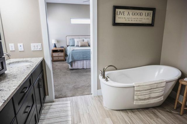 4823 Ironwood Drive, Cedar Falls, IA 50613