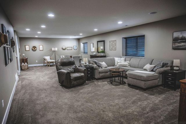 4823 Ironwood Drive, Cedar Falls, IA 50613