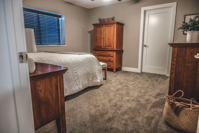 4823 Ironwood Drive, Cedar Falls, IA 50613