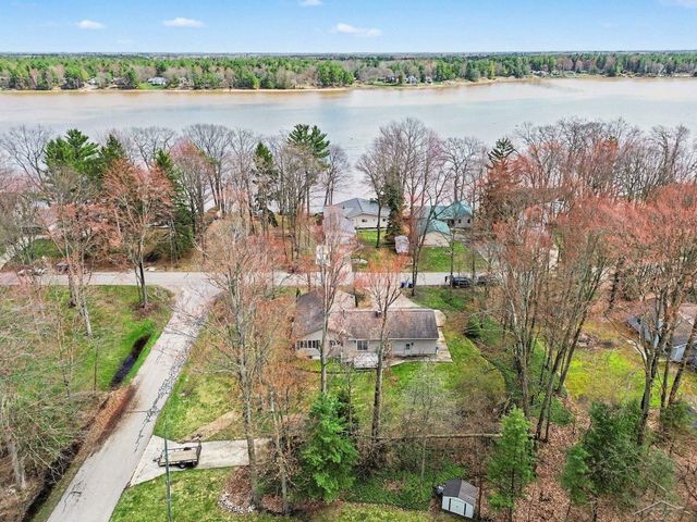 3323 Lakeside Drive, Jerome Twp, MI 48657