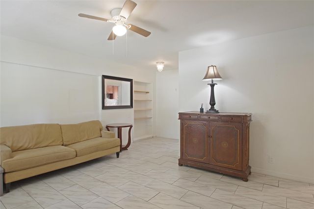 1038 NW 7th Ave A, Fort Lauderdale, FL 33311