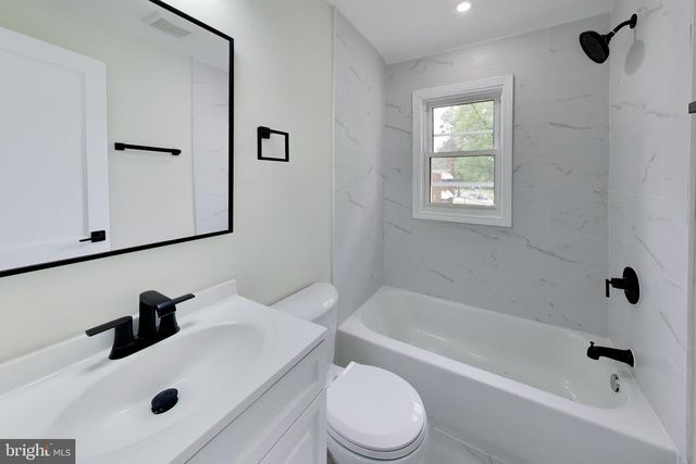 186 FORRESTER ST SW, Washington, DC 20032