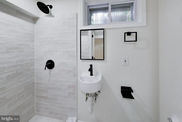 186 FORRESTER ST SW, Washington, DC 20032
