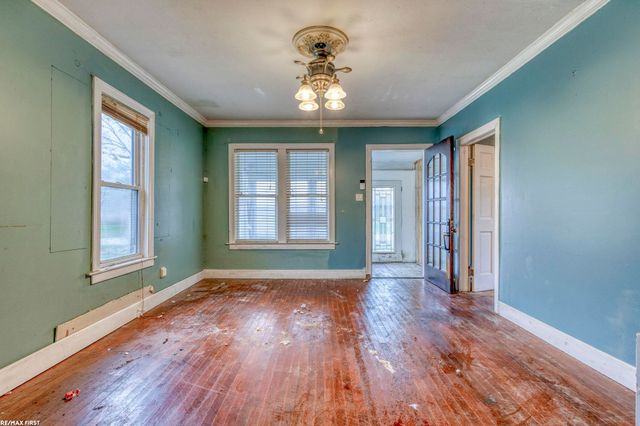 42550 La Croix St Street, Clinton Twp, MI 48036