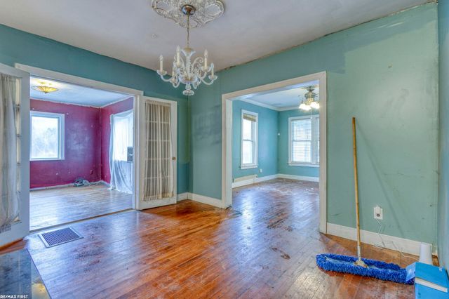 42550 La Croix St Street, Clinton Twp, MI 48036