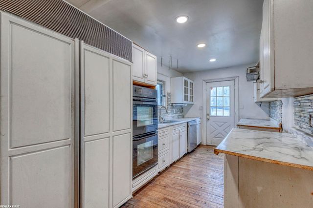 42550 La Croix St Street, Clinton Twp, MI 48036
