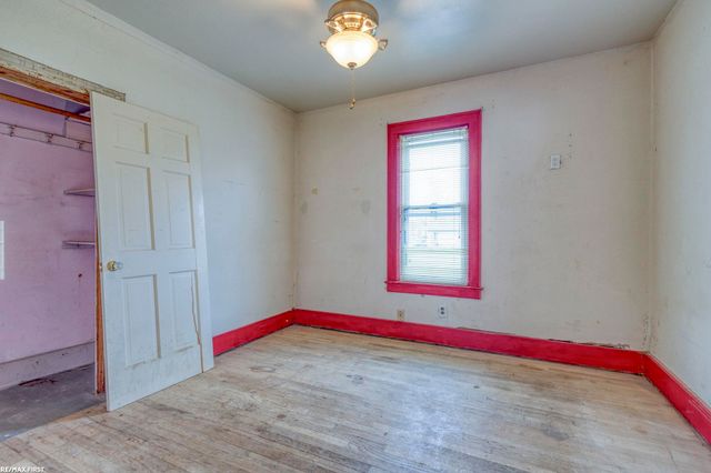 42550 La Croix St Street, Clinton Twp, MI 48036