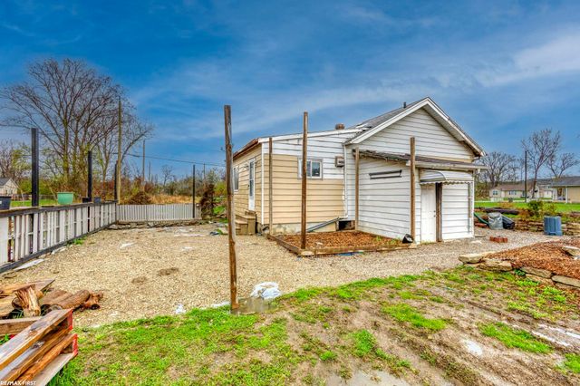 42550 La Croix St Street, Clinton Twp, MI 48036