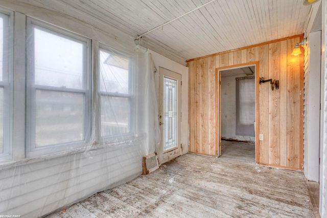42550 La Croix St Street, Clinton Twp, MI 48036