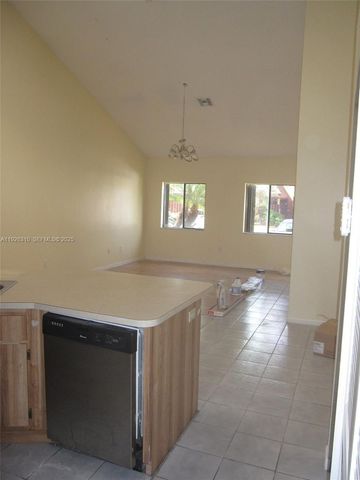 405 SE 14th St 405, Dania Beach, FL 33004