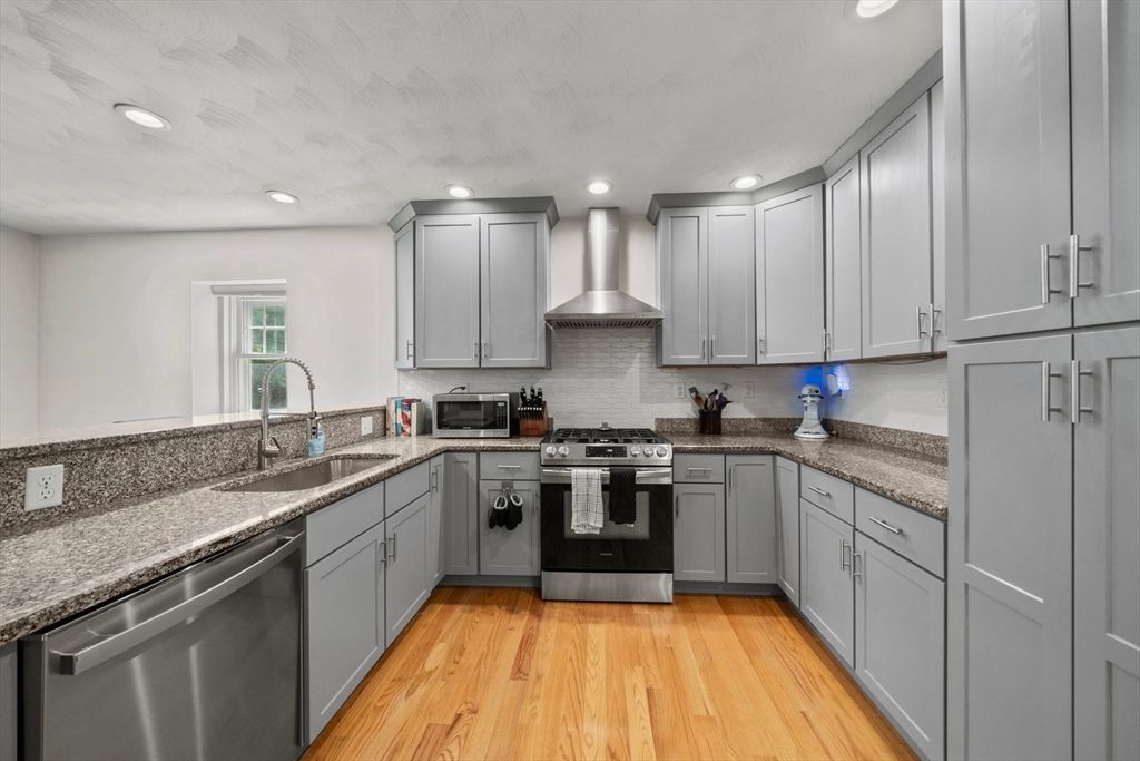 55 Cherry St 1, Chelsea, MA 02150