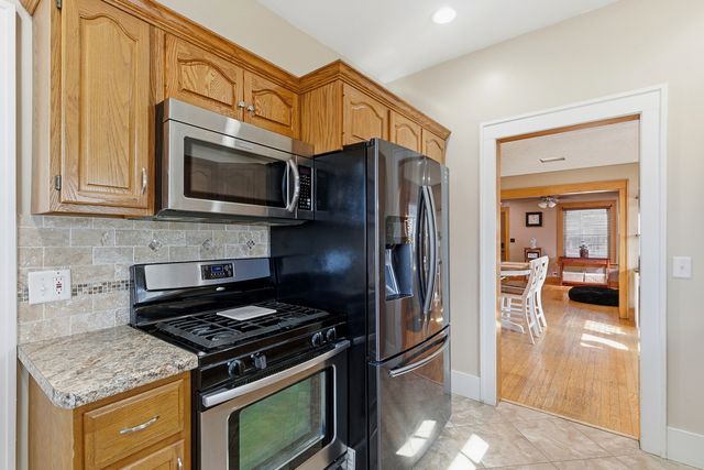 1734 N Howell Street, Davenport, IA 52804