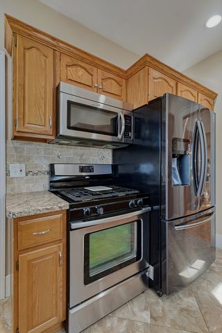 1734 N Howell Street, Davenport, IA 52804