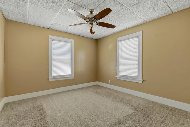 1734 N Howell Street, Davenport, IA 52804