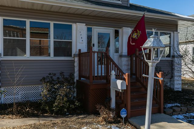 1734 N Howell Street, Davenport, IA 52804