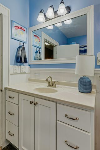 1734 N Howell Street, Davenport, IA 52804