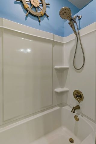 1734 N Howell Street, Davenport, IA 52804