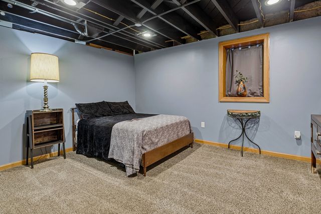 1734 N Howell Street, Davenport, IA 52804