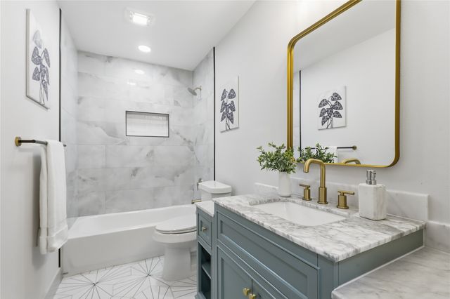 8004 Ferndale Drive, Benbrook, TX 76116