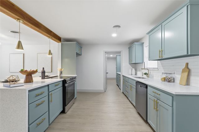 8004 Ferndale Drive, Benbrook, TX 76116