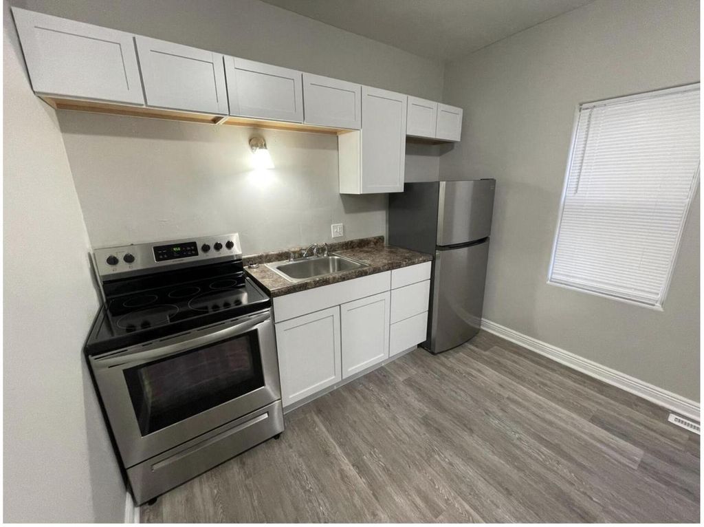 812 E Clarke STREET #814, Milwaukee, WI 53212
