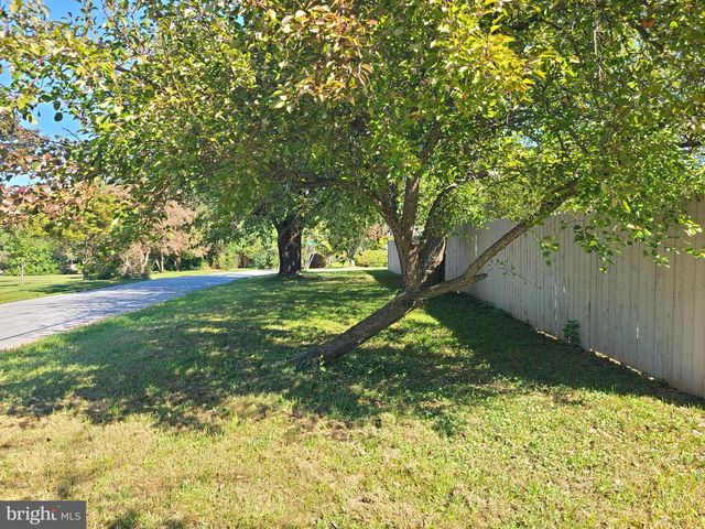 216 MEADOW TRL, Delta, PA 17314