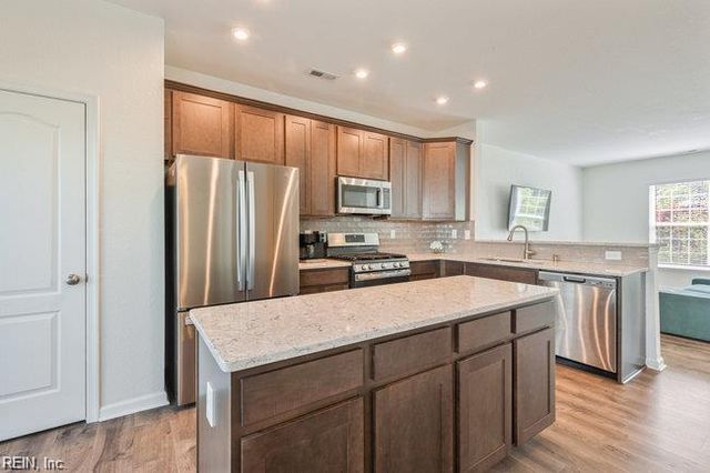 205 Runnel ST, Hampton, VA 23661