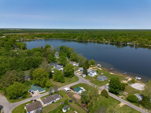 46860 Sycamore Drive, Bangor, MI 49013