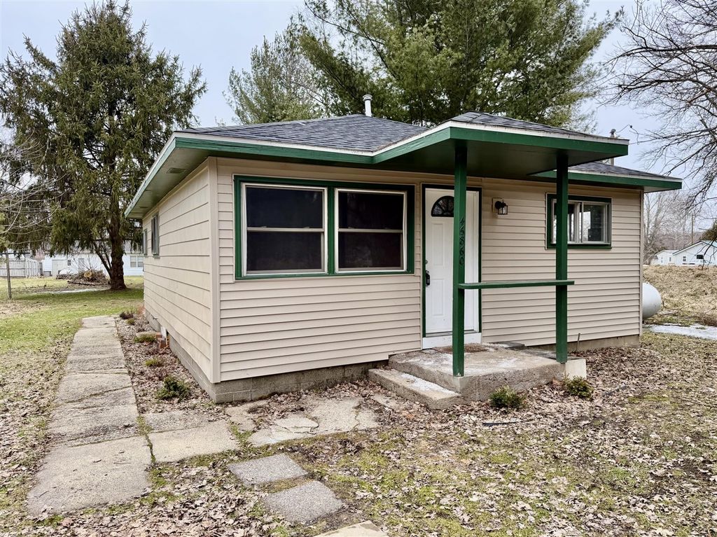 46860 Sycamore Drive, Bangor, MI 49013