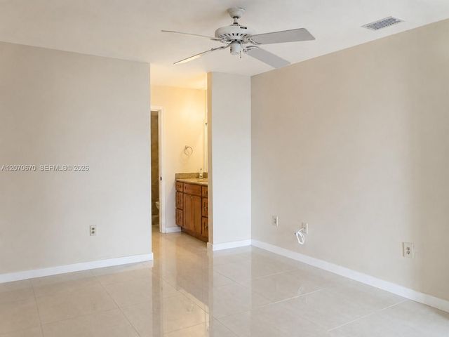 454 NE 210th Circle Terrace 202-7B, Miami, FL 33179