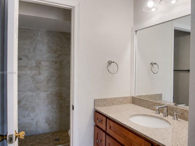 454 NE 210th Circle Terrace 202-7B, Miami, FL 33179