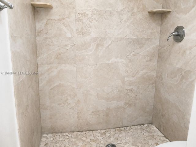 454 NE 210th Circle Terrace 202-7B, Miami, FL 33179