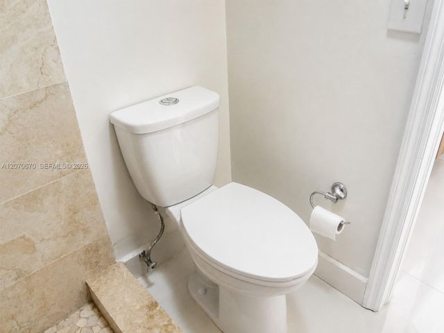 454 NE 210th Circle Terrace 202-7B, Miami, FL 33179