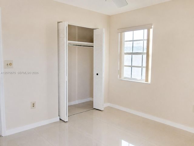 454 NE 210th Circle Terrace 202-7B, Miami, FL 33179