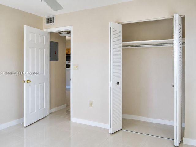 454 NE 210th Circle Terrace 202-7B, Miami, FL 33179