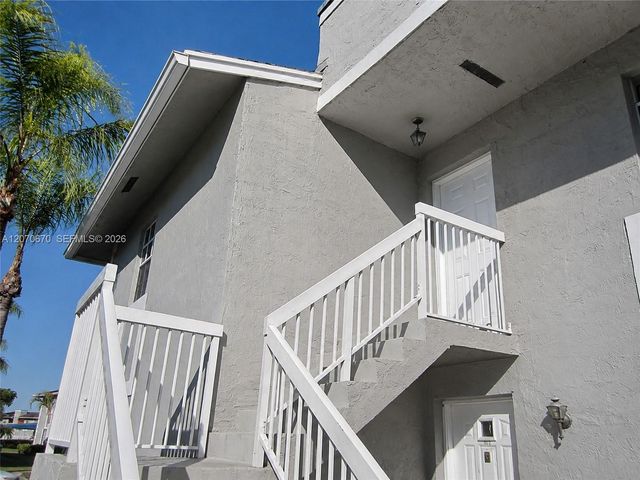454 NE 210th Circle Terrace 202-7B, Miami, FL 33179