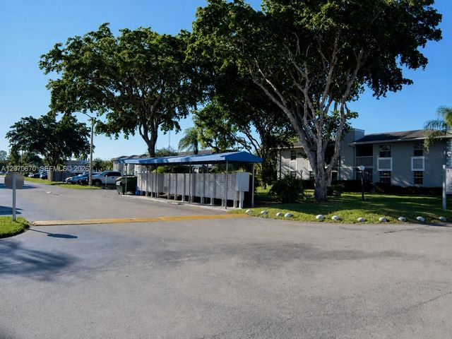 454 NE 210th Circle Terrace 202-7B, Miami, FL 33179