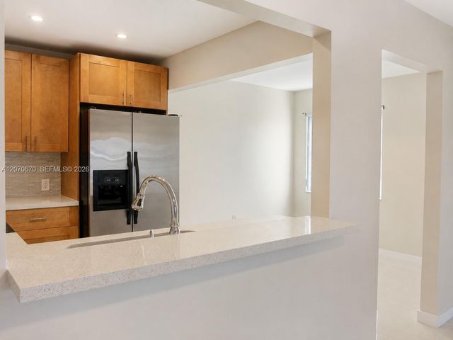 454 NE 210th Circle Terrace 202-7B, Miami, FL 33179