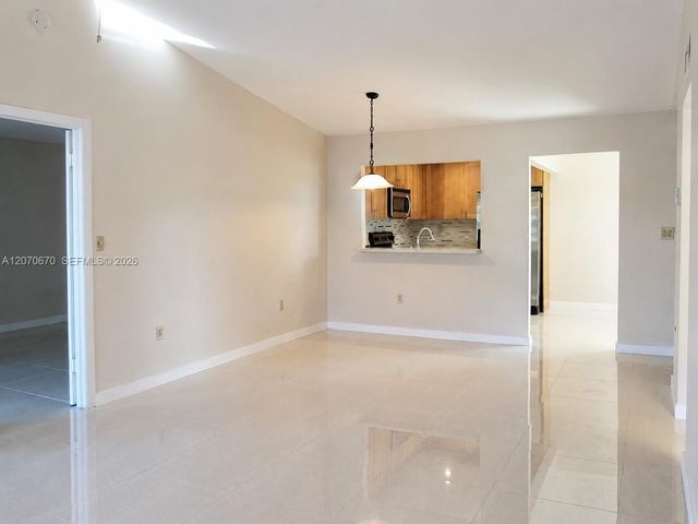 454 NE 210th Circle Terrace 202-7B, Miami, FL 33179