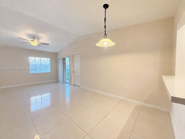 454 NE 210th Circle Terrace 202-7B, Miami, FL 33179