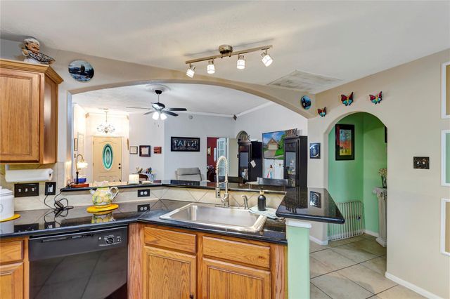 394 Sherandoe Lane, Alvin, TX 77511