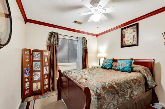 394 Sherandoe Lane, Alvin, TX 77511