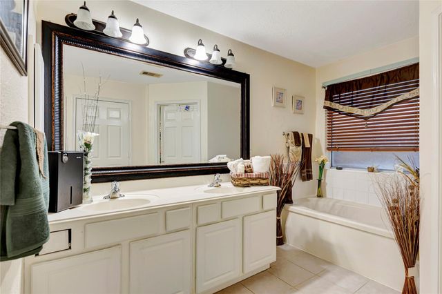 394 Sherandoe Lane, Alvin, TX 77511