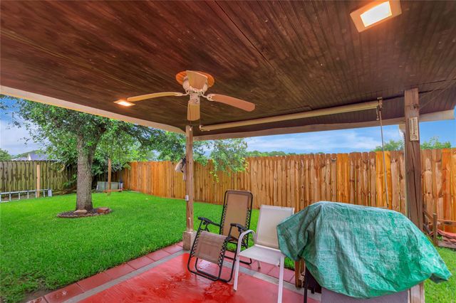 394 Sherandoe Lane, Alvin, TX 77511