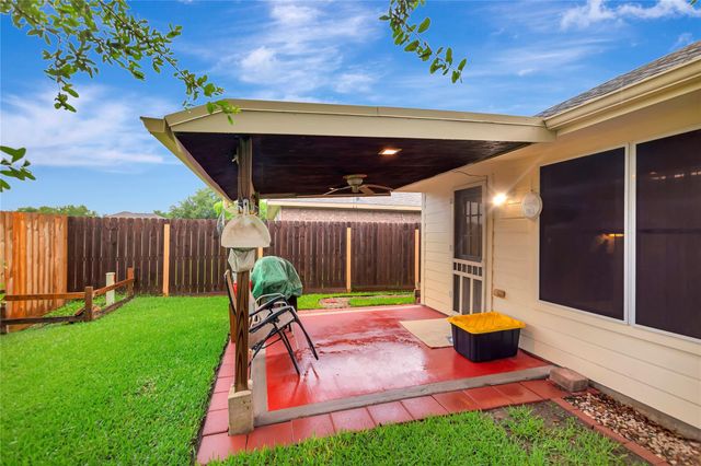 394 Sherandoe Lane, Alvin, TX 77511