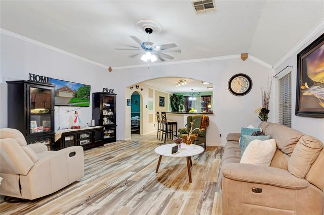 394 Sherandoe Lane, Alvin, TX 77511