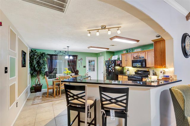 394 Sherandoe Lane, Alvin, TX 77511